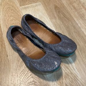 Patent gray Tieks
